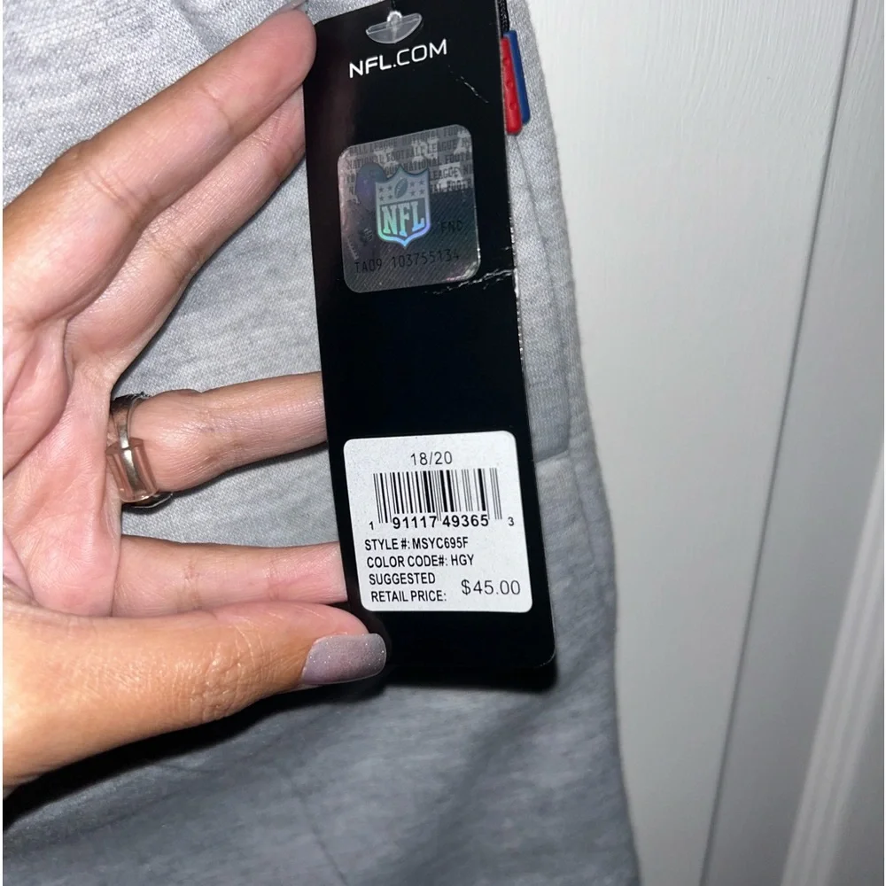 Boys Gray NFL size 18/20 Sweat Shorts - Picture 4 of 4